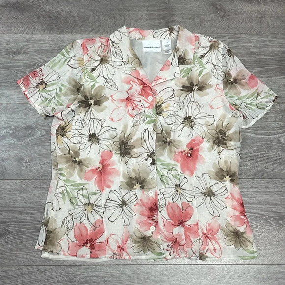Alfred Dunner Floral Short Sleeve Button Down Blouse 12 - Picture 3 of 15